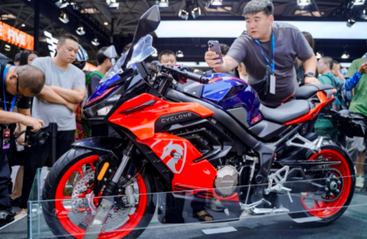 摩博會(huì)盛況空前 巴南宗申炫舞競(jìng)技，引領(lǐng)摩托車(chē)零部件研發(fā)新風(fēng)向
